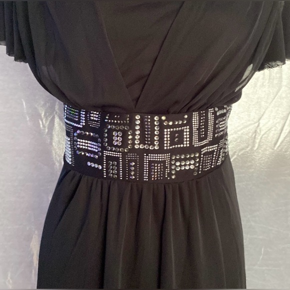 R&M Richards Short Sleeve Dress With Belt
R & M Richards
Size: 12 - Picture 3 of 9